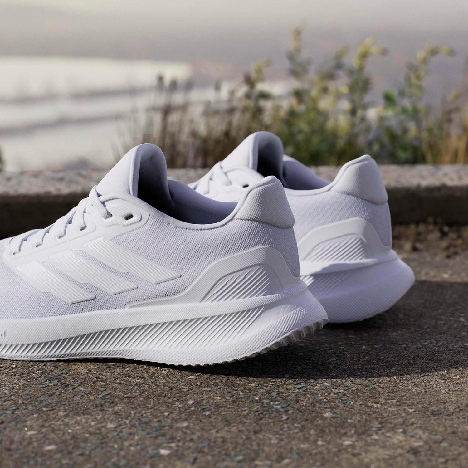 کفش پیادهروی زنانه adidas مدل RUNFALCON 5 W کفش پیادهروی زنانه adidas مدل RUNFALCON 5 W