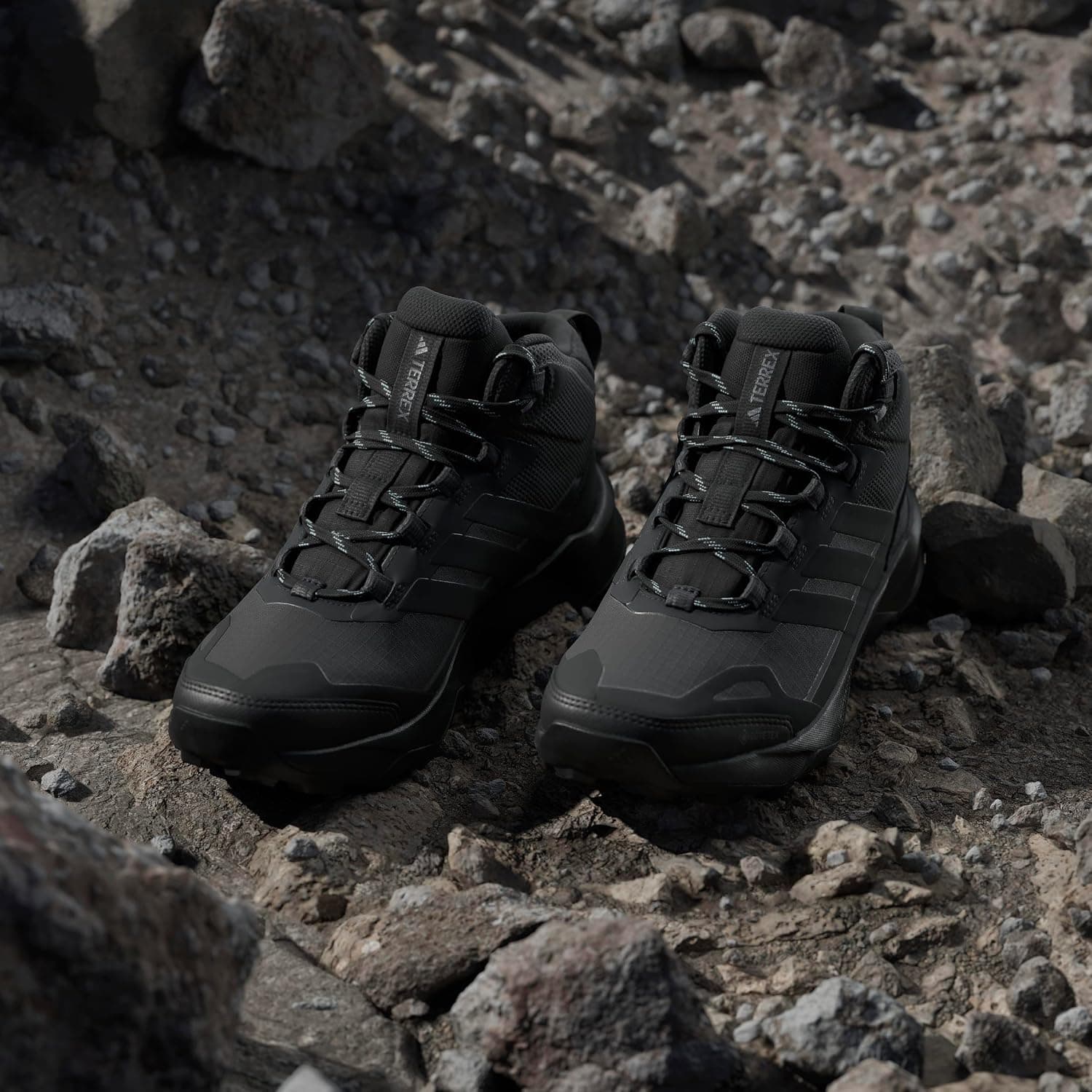 کفش کوهنوردی زنانه adidas Terrex Skychaser Ax5 Mid Gore-tex کفش کوهنوردی زنانه adidas Terrex Skychaser Ax5 Mid Gore-tex