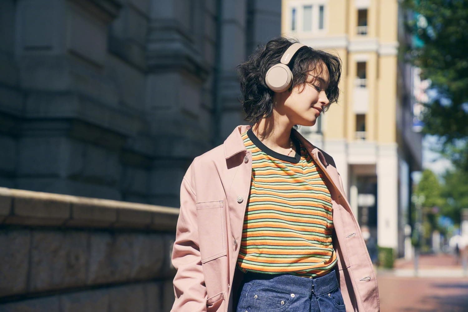 هدفون روگوشی بیسیم Bluetooth Sony بژ با شارژدهی تا 50 ساعت و شارژ سریع مدل WH-CH520 هدفون روگوشی بیسیم Bluetooth Sony بژ با شارژدهی تا 50 ساعت و شارژ سریع مدل WH-CH520