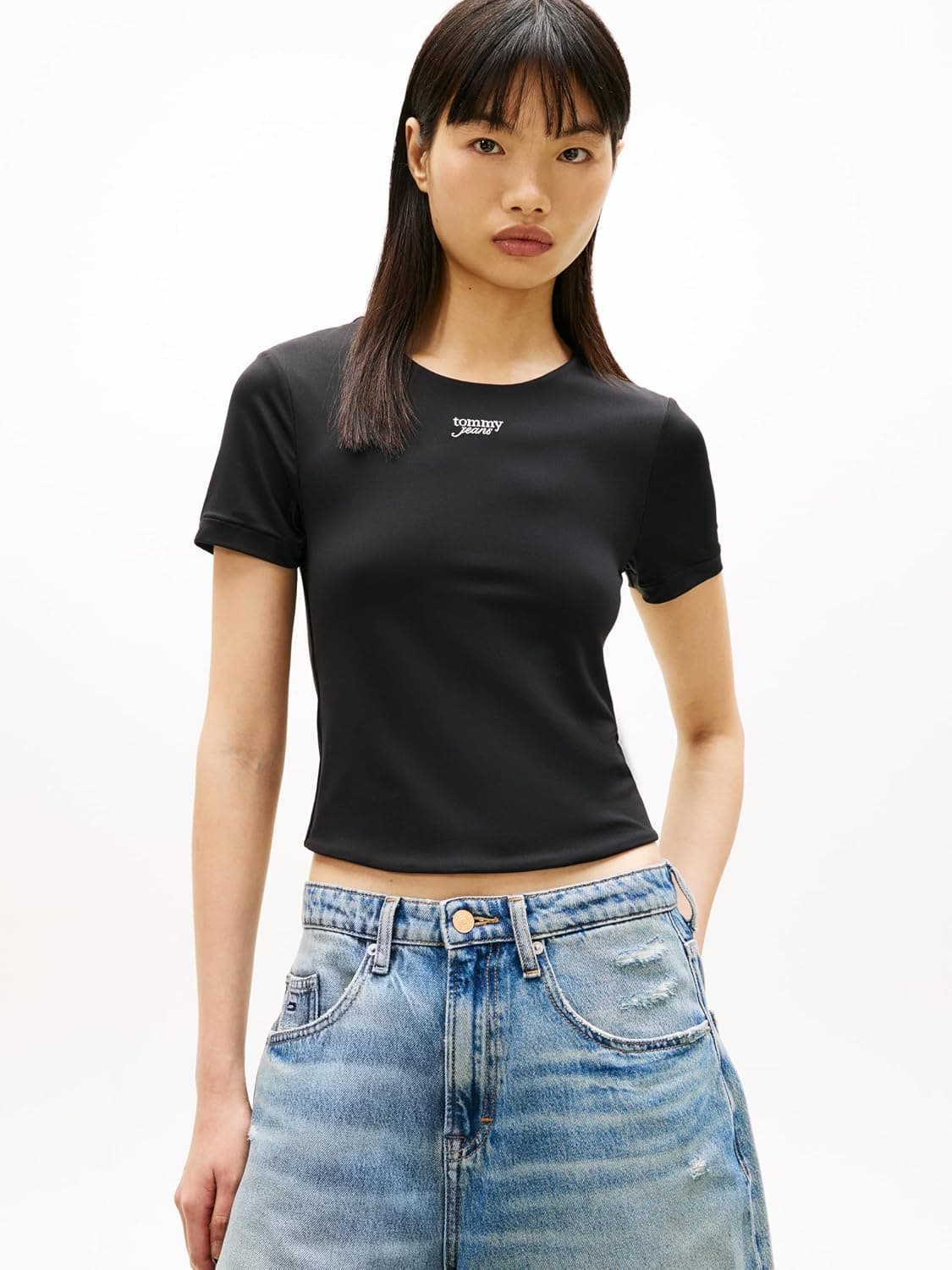 تیشرت زنانه Tommy Hilfiger فیت اسلیم مدل TJW SLIM SH SILVER SCRIPT TEE تیشرت زنانه Tommy Hilfiger فیت اسلیم مدل TJW SLIM SH SILVER SCRIPT TEE