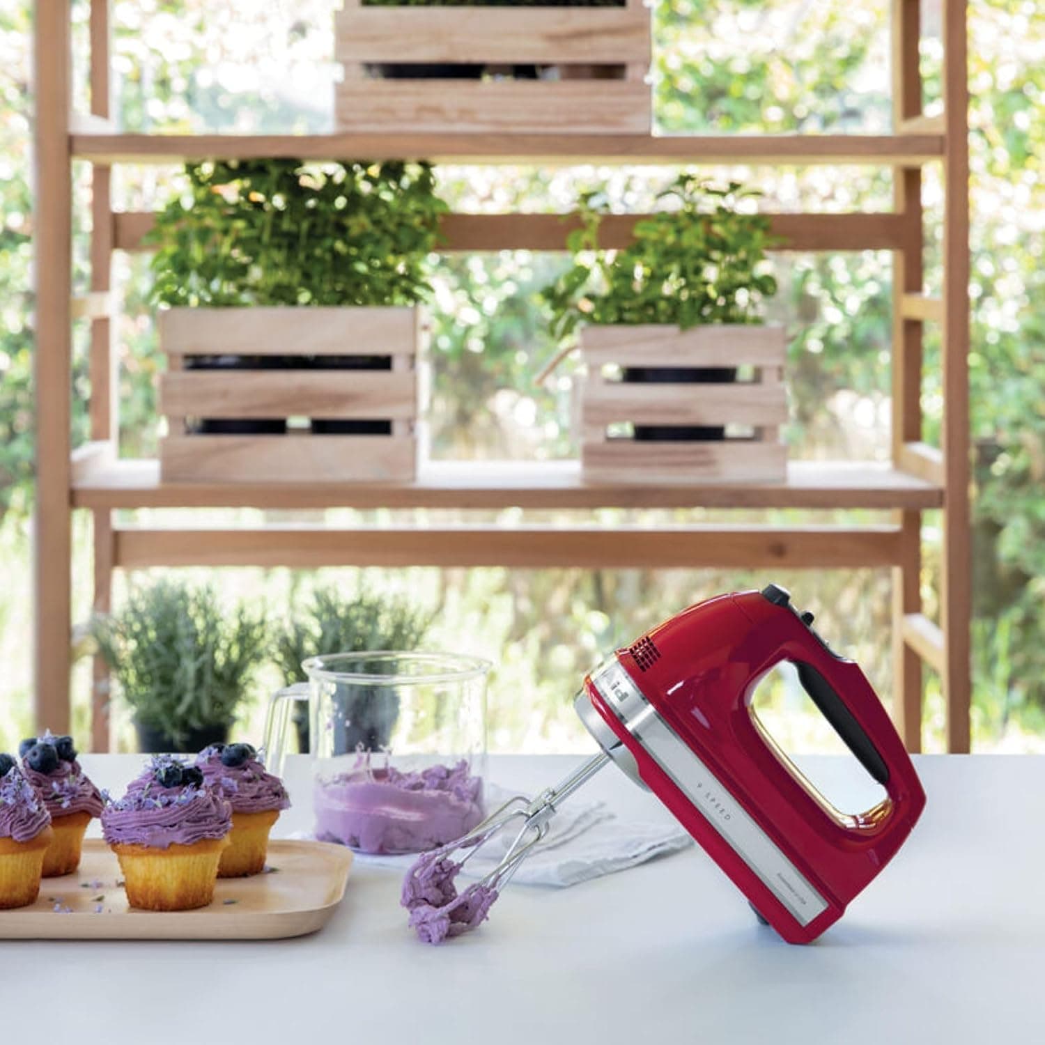 همزن دستی KitchenAid ۹ سرعته قرمز امپایر مدل 5Khm9212 همزن دستی KitchenAid ۹ سرعته قرمز امپایر مدل 5Khm9212