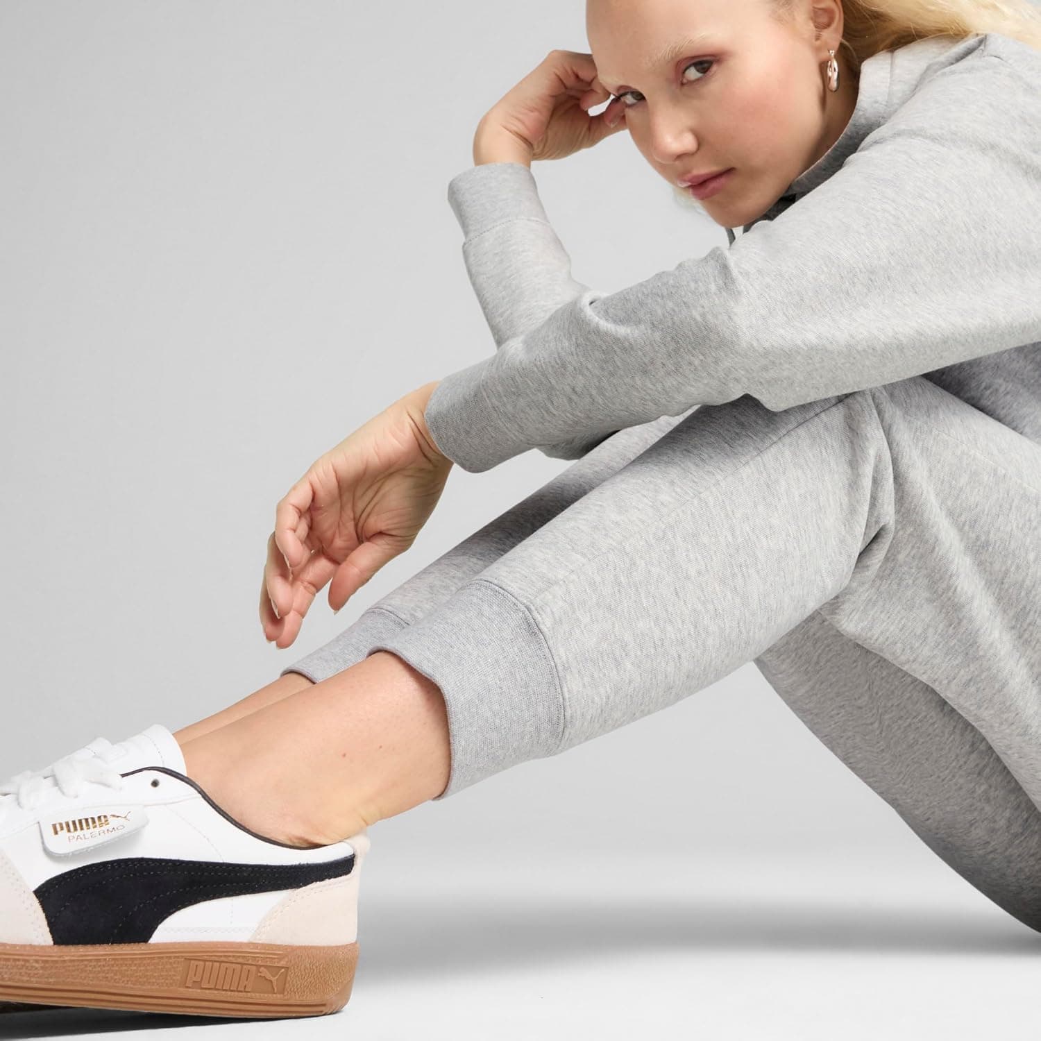 شلوار گرمکن زنانه PUMA مشکی Ess No. 1 Logo روزمره مدل 68245001 شلوار گرمکن زنانه PUMA مشکی Ess No. 1 Logo روزمره مدل 68245001