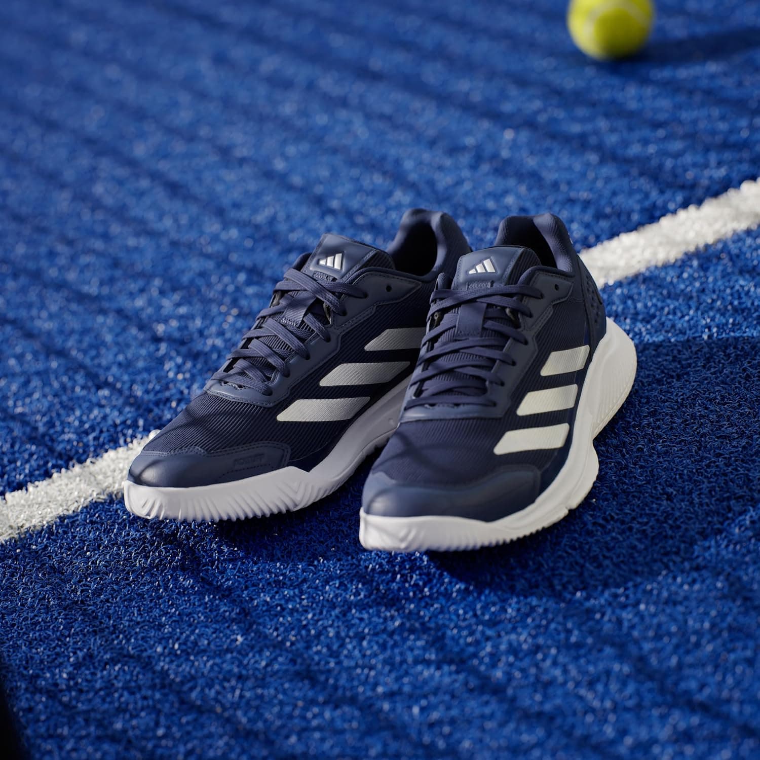 کفش مردانه adidas مدل Courtquick Padel سفید کفش مردانه adidas مدل Courtquick Padel سفید