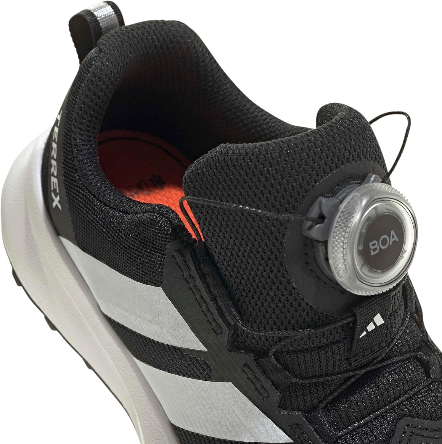 کفش دویدن نوجوانان مخصوص مسیرهای ناهموار adidas Terrex Agravic Boa مدل JR6632 مشکی کفش دویدن نوجوانان مخصوص مسیرهای ناهموار adidas Terrex Agravic Boa مدل JR6632 مشکی