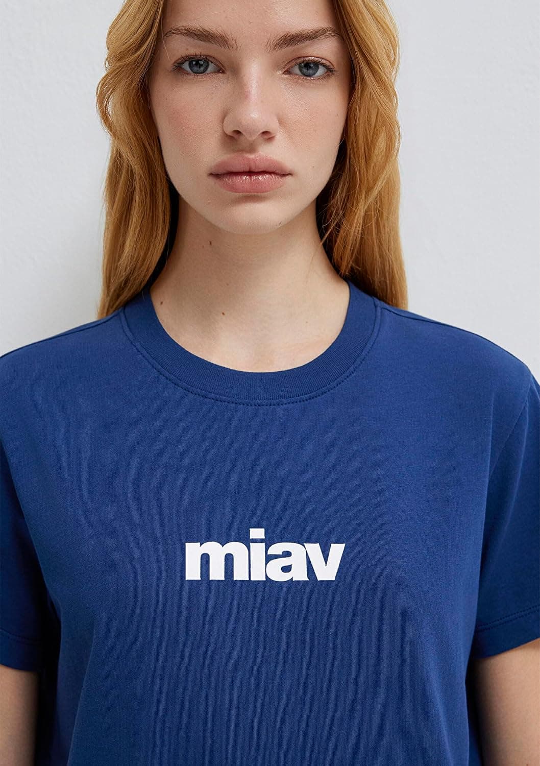 تیشرت مردانه Mavi سرمهای طرحدار فیت معمولی مدل 1610622-70722 تیشرت مردانه Mavi سرمهای طرحدار فیت معمولی مدل 1610622-70722