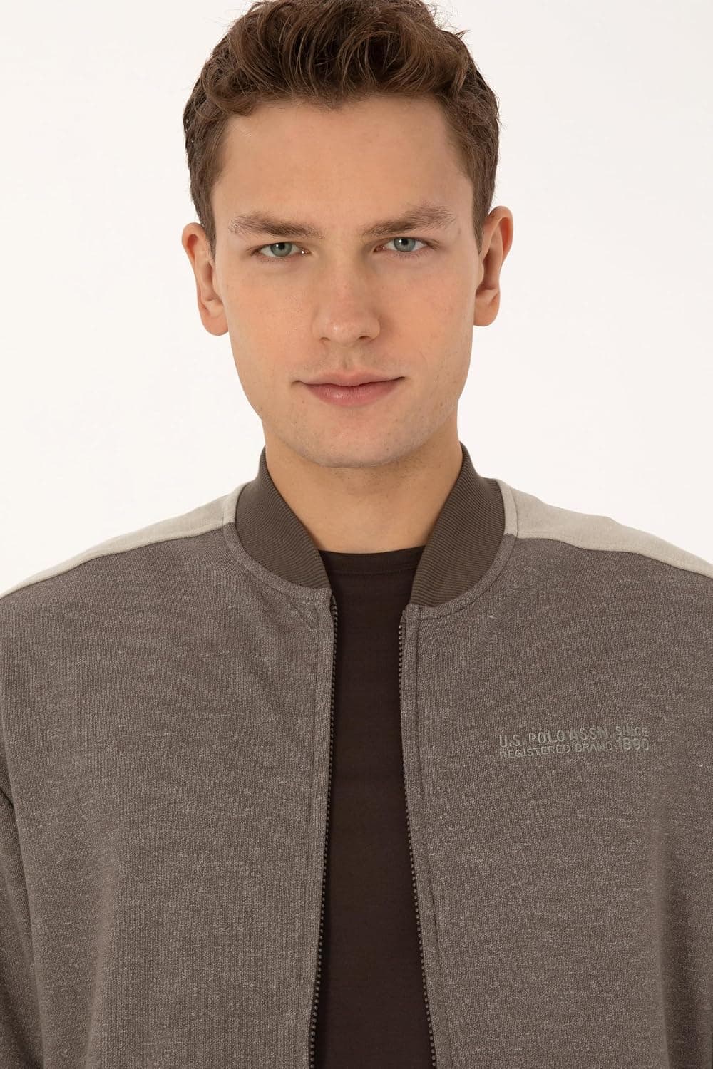 کاردیگان مردانه U.S. POLO ASSN. بافتنی رنگ خاکستری قهوهای مدل 50315820-VR052 کاردیگان مردانه U.S. POLO ASSN. بافتنی رنگ خاکستری قهوهای مدل 50315820-VR052