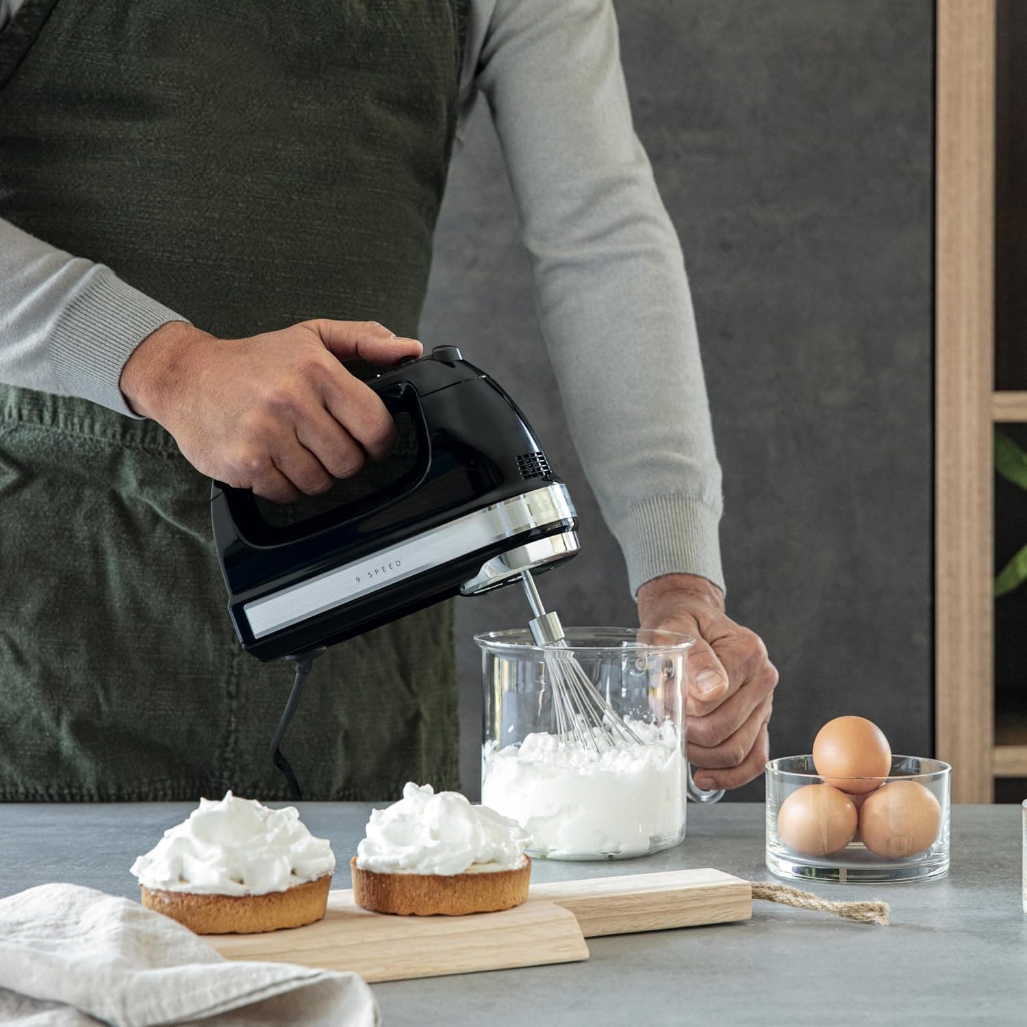 همزن دستی 9 سرعته KitchenAid مشکی اونیکس مدل 5KHM9212 همزن دستی 9 سرعته KitchenAid مشکی اونیکس مدل 5KHM9212