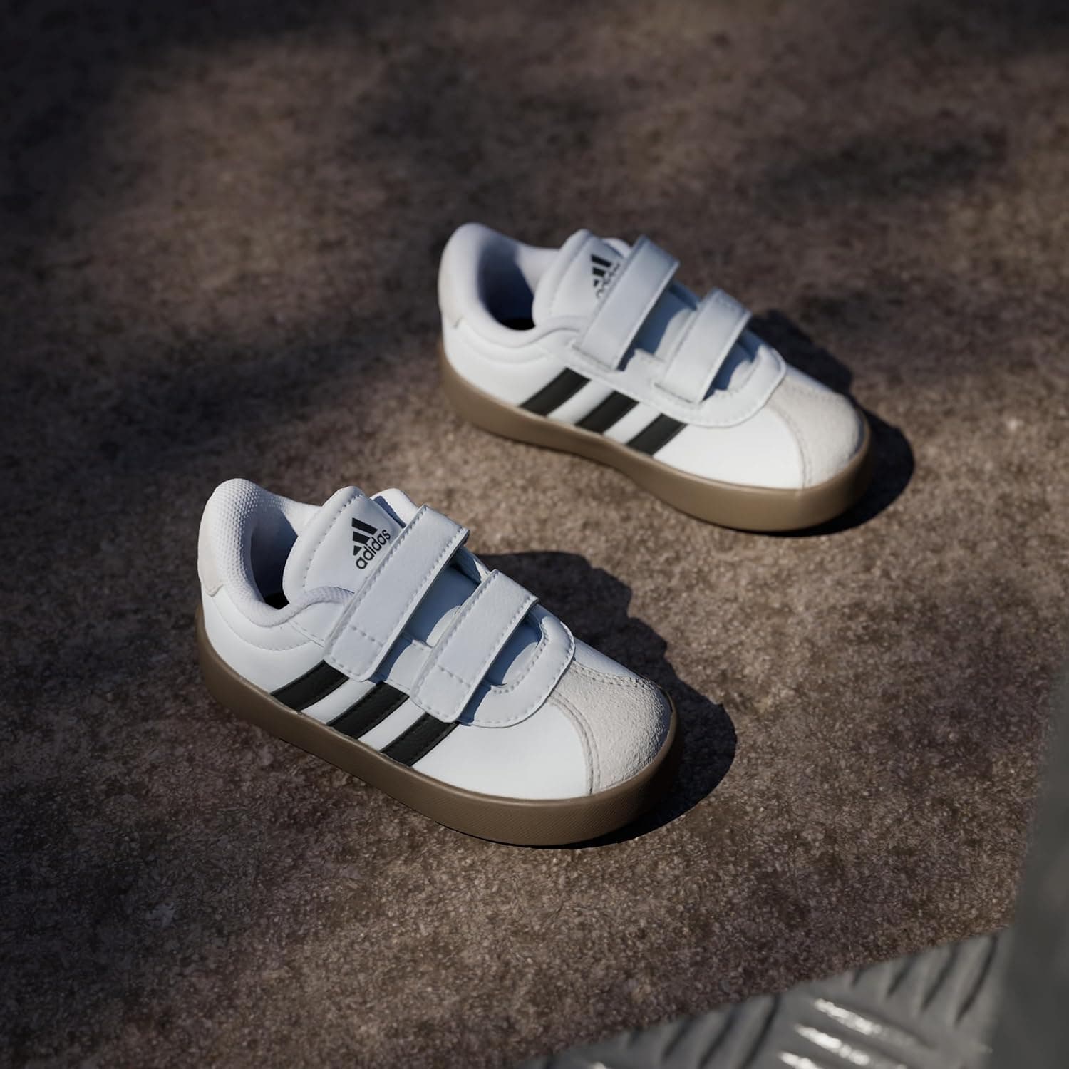 کفش ورزشی روزمره بچگانه adidas مدل VL Court 3.0 کفش ورزشی روزمره بچگانه adidas مدل VL Court 3.0