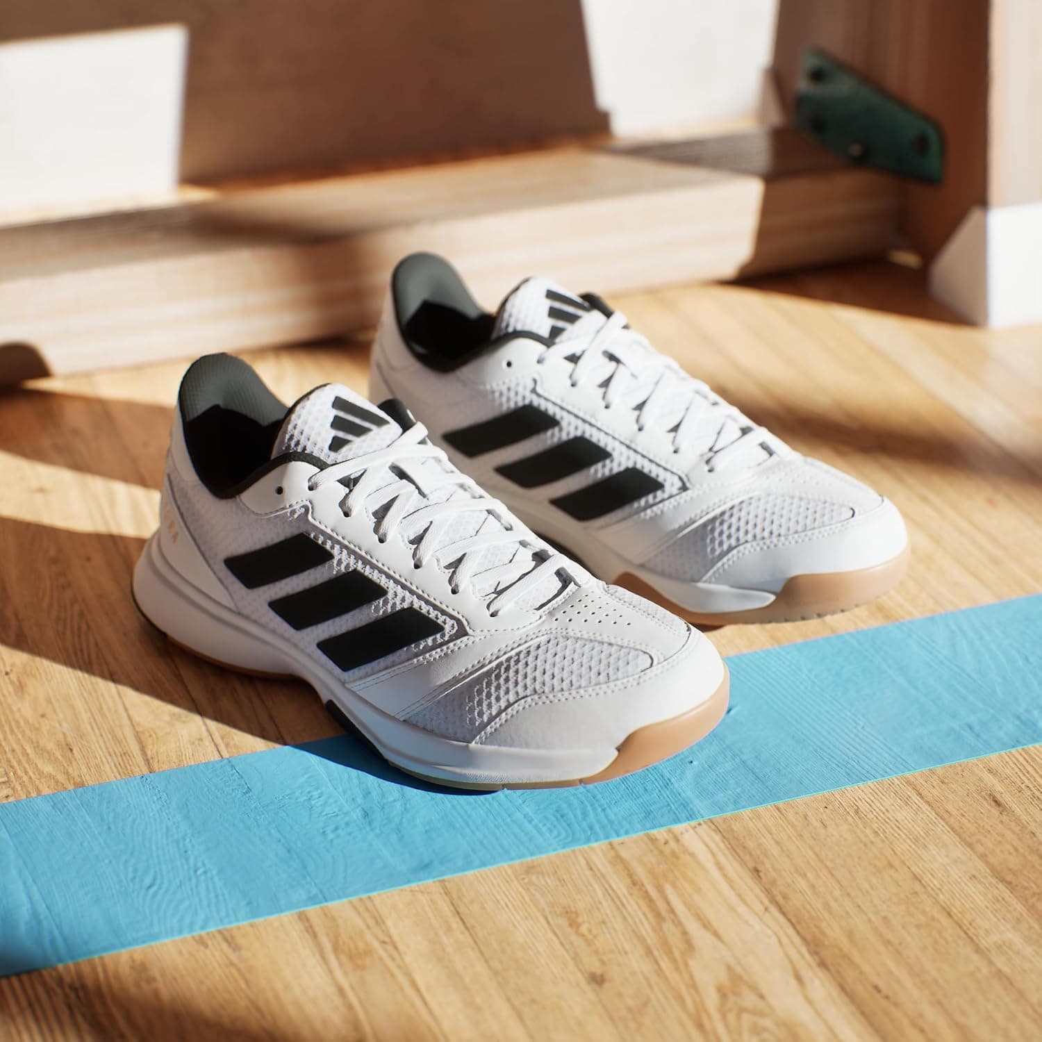 کفش سالنی مردانه adidas مدل Ligra 8 کفش سالنی مردانه adidas مدل Ligra 8