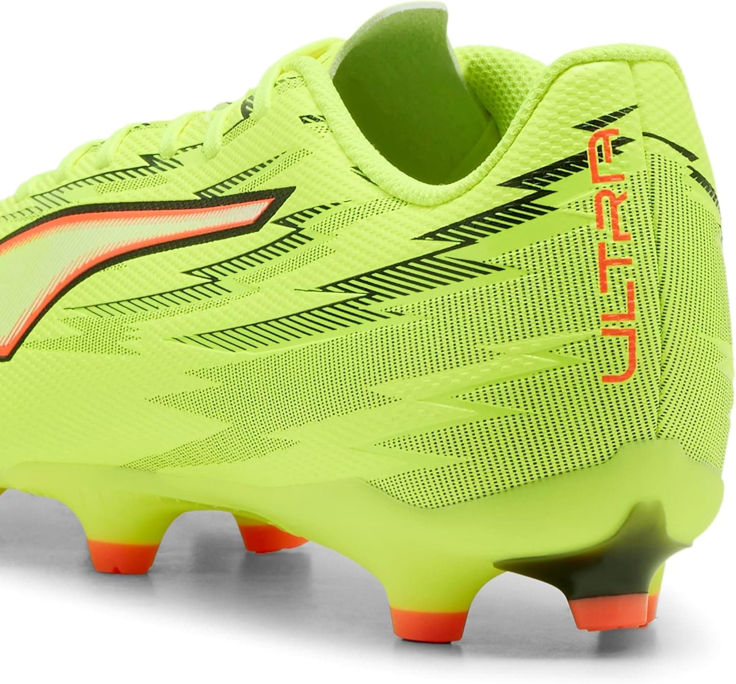 کفش فوتبال یونیسکس بزرگسال PUMA ساق کوتاه مدل ULTRA 6 PLAY FG/AG کفش فوتبال یونیسکس بزرگسال PUMA ساق کوتاه مدل ULTRA 6 PLAY FG/AG