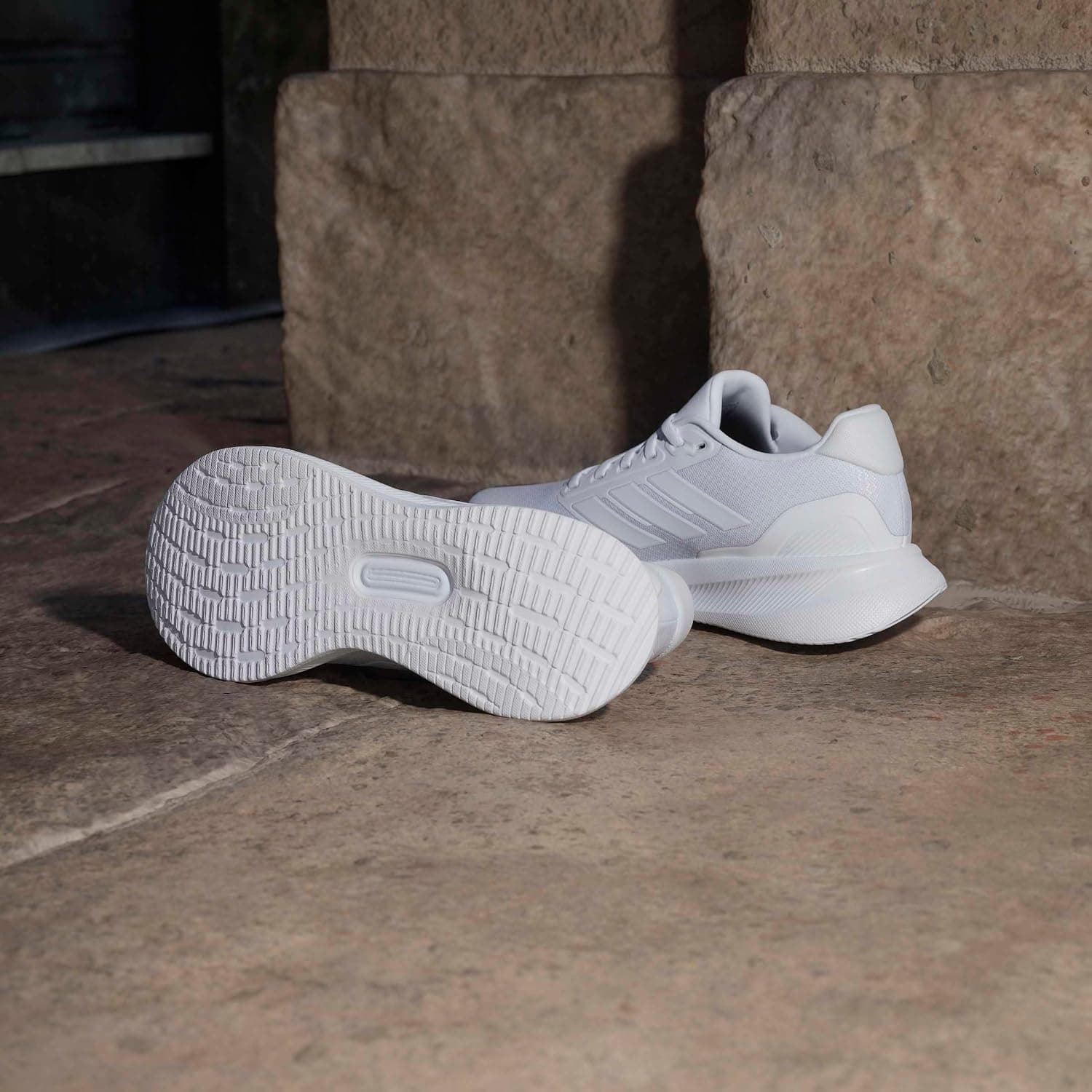 کفش پیادهروی زنانه adidas مدل RUNFALCON 5 W کفش پیادهروی زنانه adidas مدل RUNFALCON 5 W