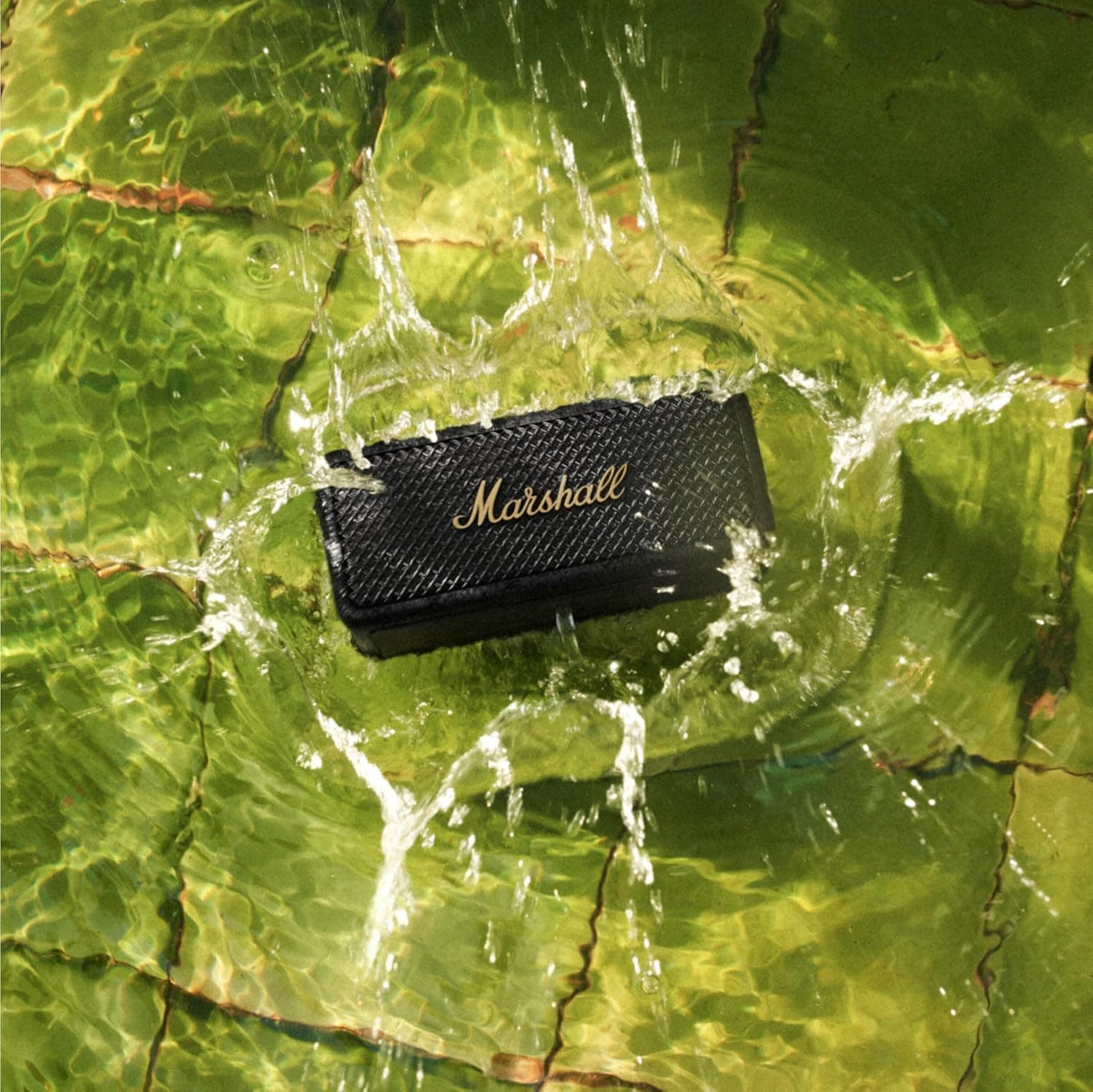 اسپیکر بلوتوثی Marshall مشکی و برنجی مدل Emberton II اسپیکر بلوتوثی Marshall مشکی و برنجی مدل Emberton II
