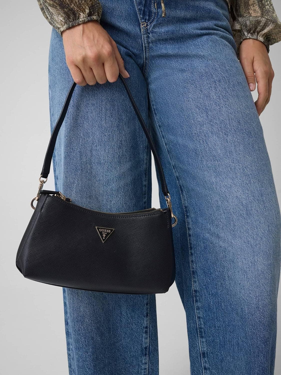 کیف دوشی زنانه GUESS کراس بادی 3 محفظه مدل Noelle II کیف دوشی زنانه GUESS کراس بادی 3 محفظه مدل Noelle II