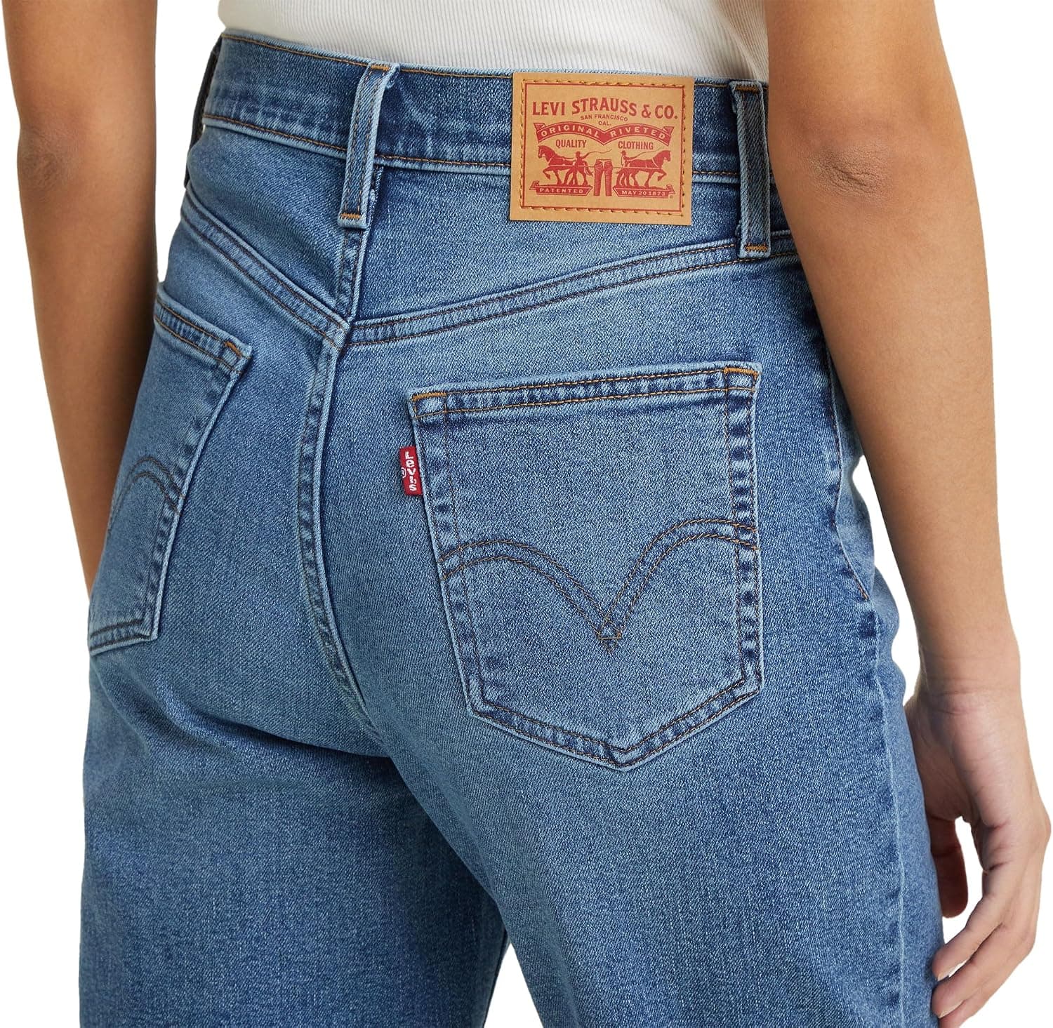 شلوار جین زنانه Levi's کمر بلند Mom شلوار جین زنانه Levi's کمر بلند Mom