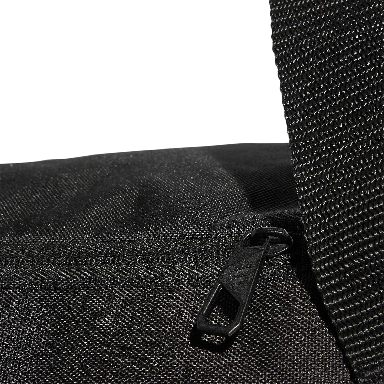 ساک ورزشی یونیسکس بزرگسال adidas TIRO DUFFLE S مشکی سفید ساک ورزشی یونیسکس بزرگسال adidas TIRO DUFFLE S مشکی سفید