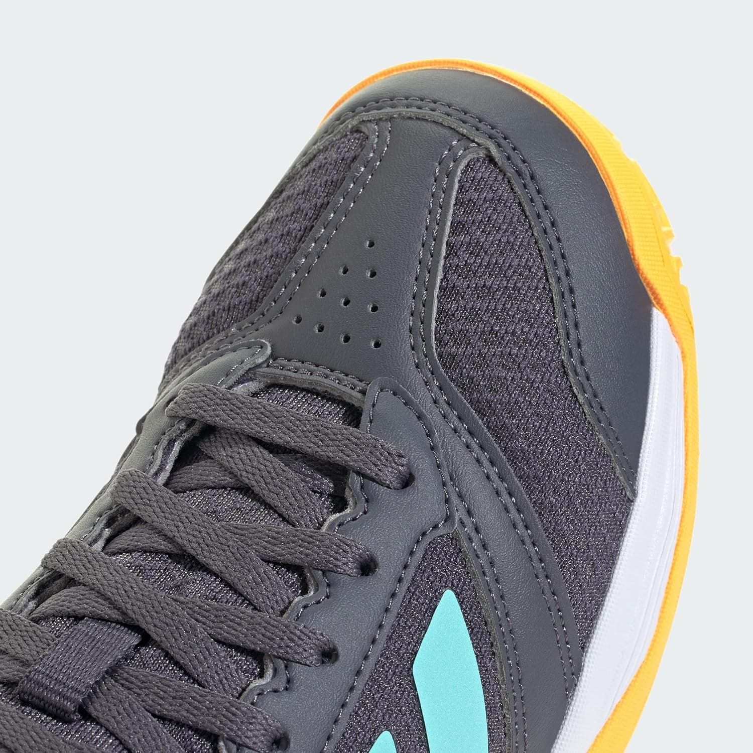 کفش والیبال بچگانه adidas مدل Ligra 8 Indoor کفش والیبال بچگانه adidas مدل Ligra 8 Indoor