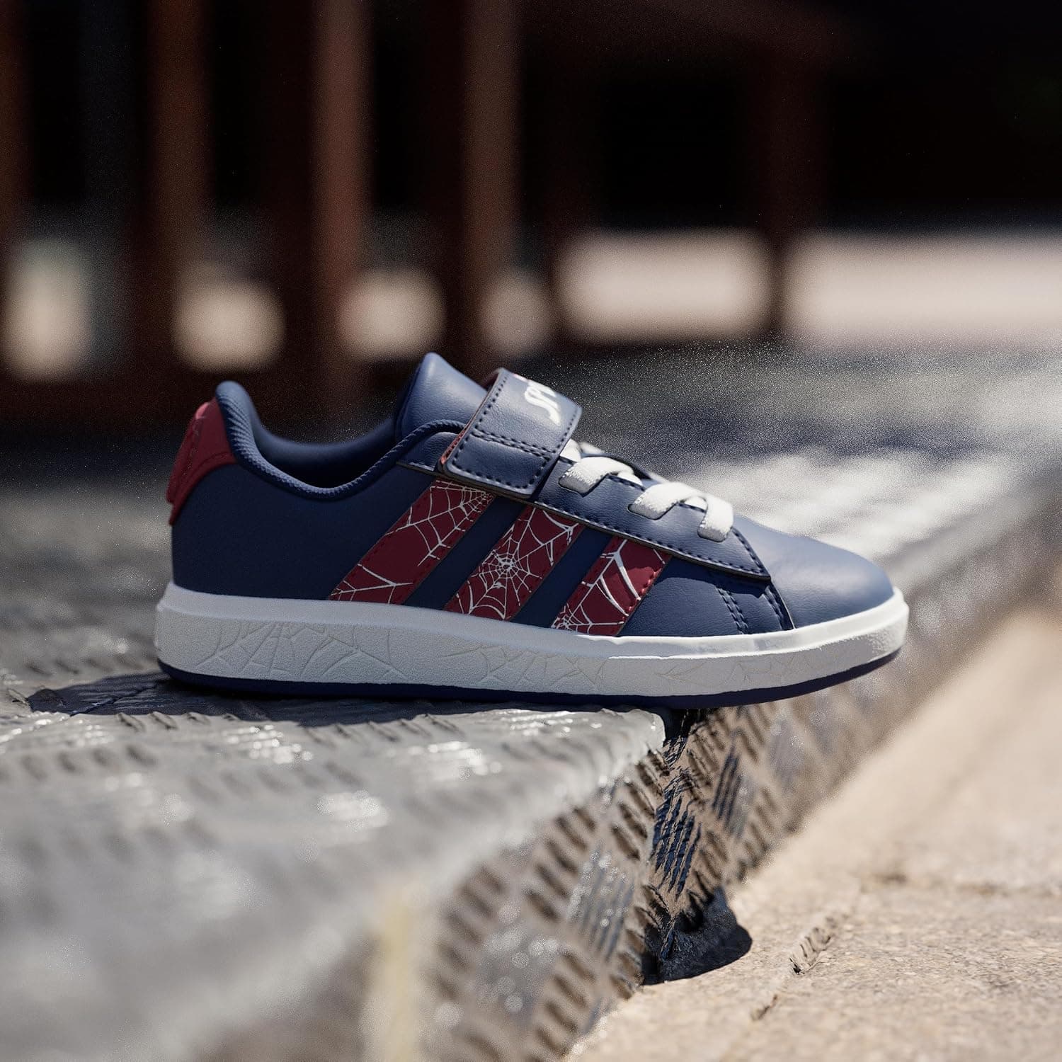 کفش اسنیکر بچگانه adidas مدل Grand Court Spider Man 01-JS0778-4 کفش اسنیکر بچگانه adidas مدل Grand Court Spider Man 01-JS0778-4